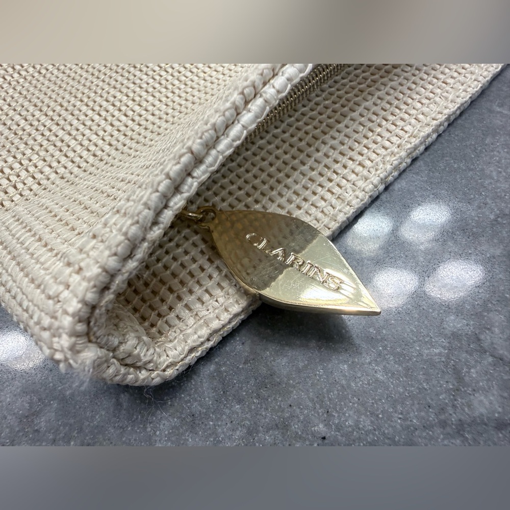 Cream with Gold Thread Pouch - Picture 5 of 7